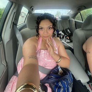 Meet your Posher, Esy